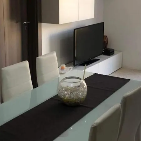 No 2 Bullfinch Court Apartament