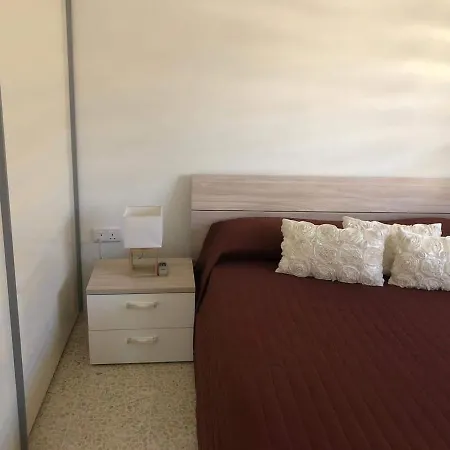 Apartament No 2 Bullfinch Court *