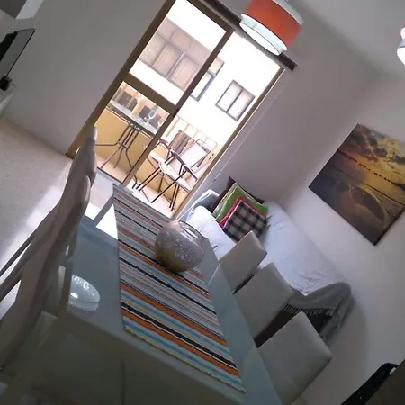 Apartament No 2 Bullfinch Court *